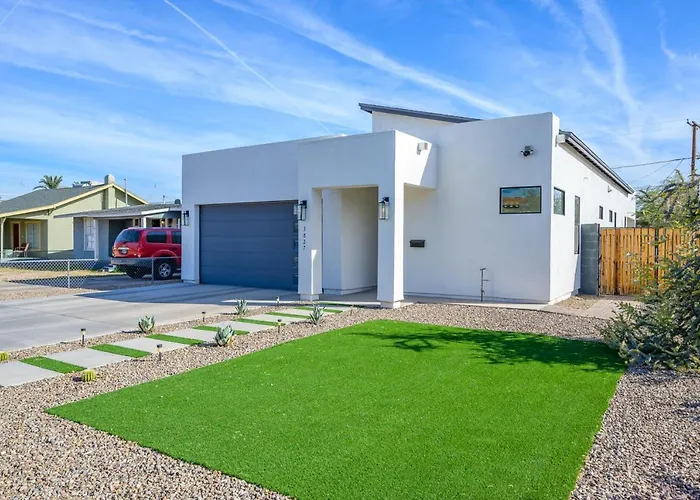 Holiday home Epic 4br With Mini-golf And Pool - Near Downtown Phoenix
